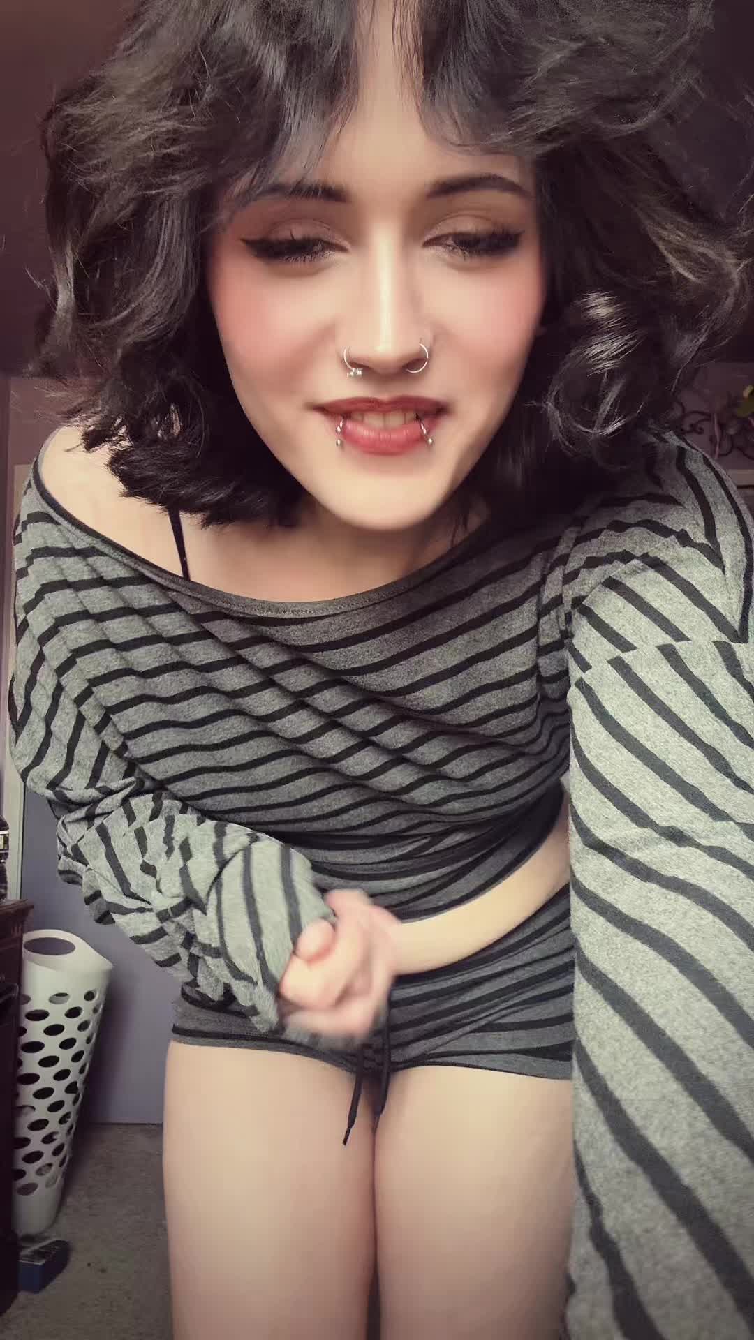 @evie 🦢✧˖*&deg;