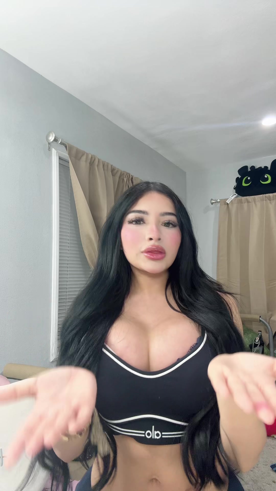 @Isabella