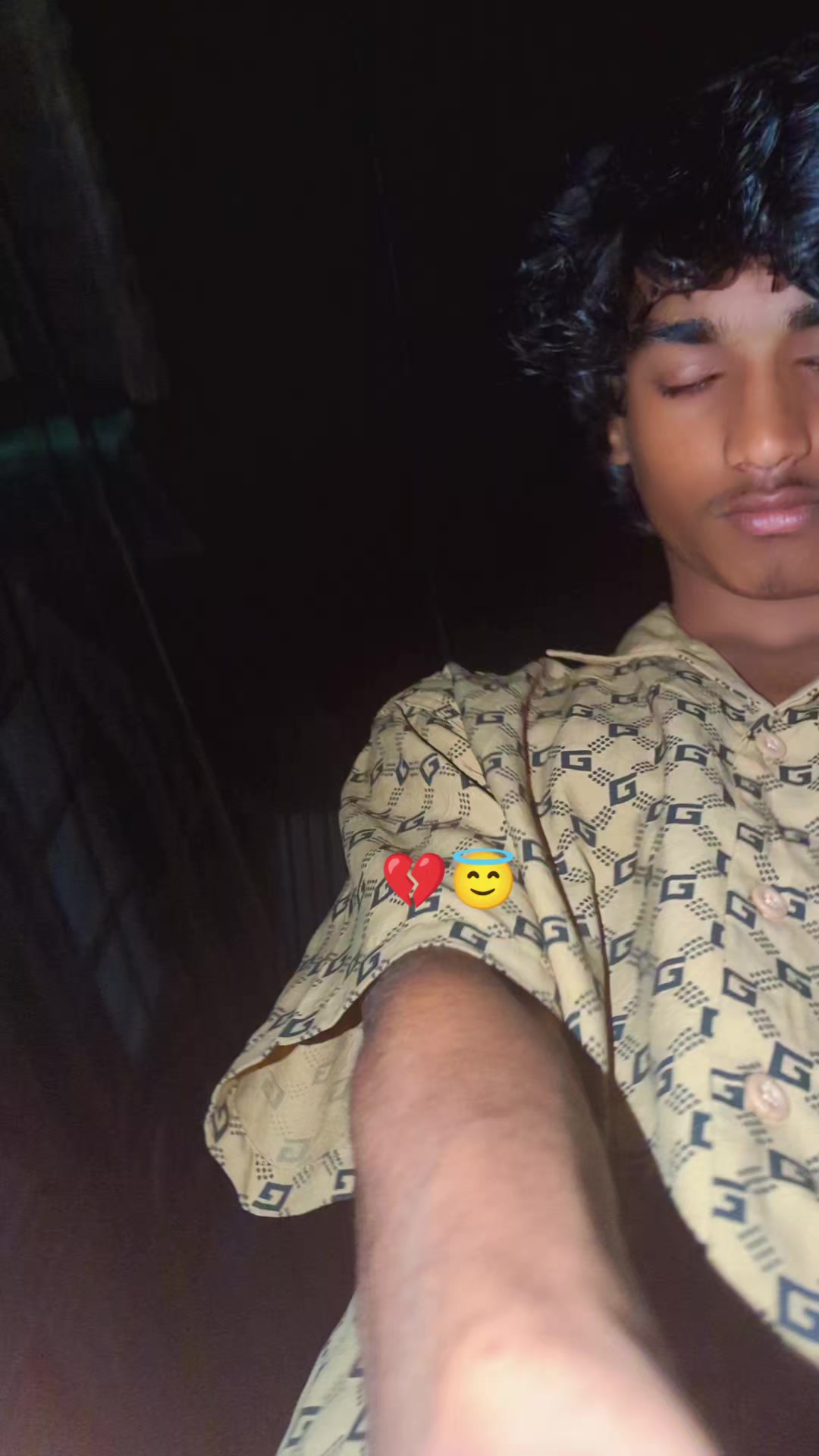 @      কৃষ্ণ 🥰🤭      