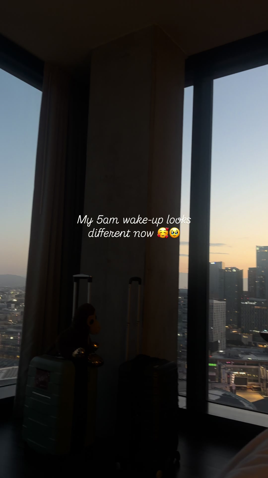 @Whoisdenisia