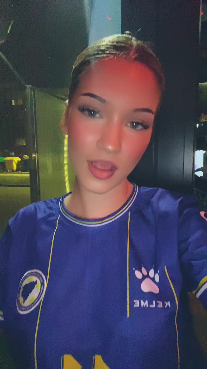 @🦋