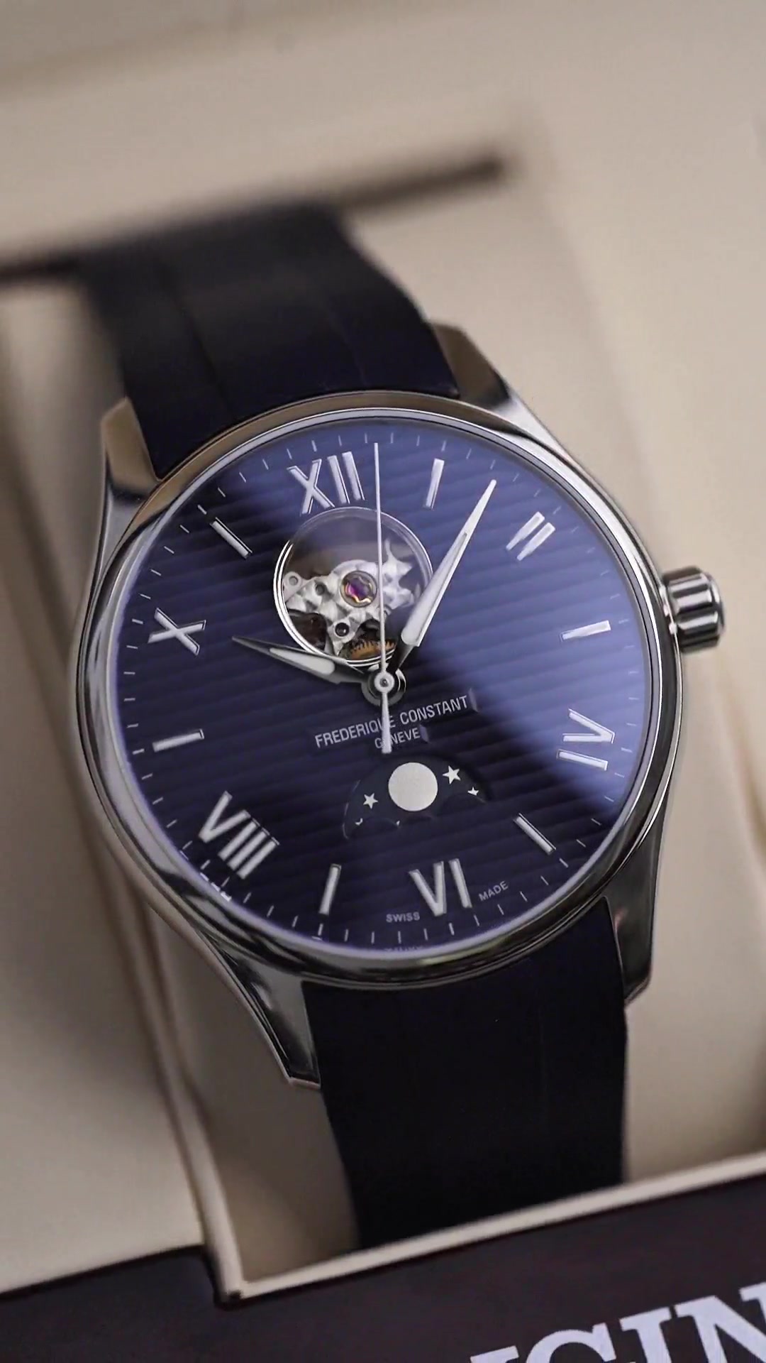 @BDT WATCH Đồng Hồ Thuỵ Sỹ