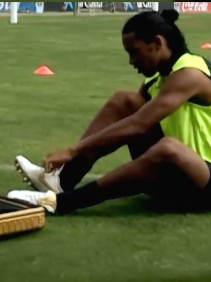 @Ronaldinho