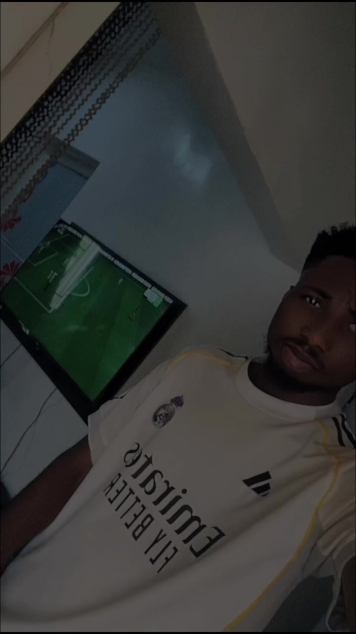 @Emmy Lêê