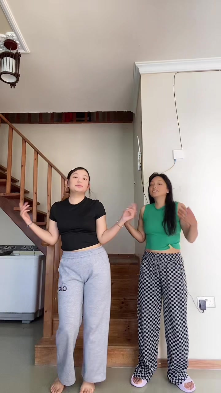 @Sangita ᥫ᭡