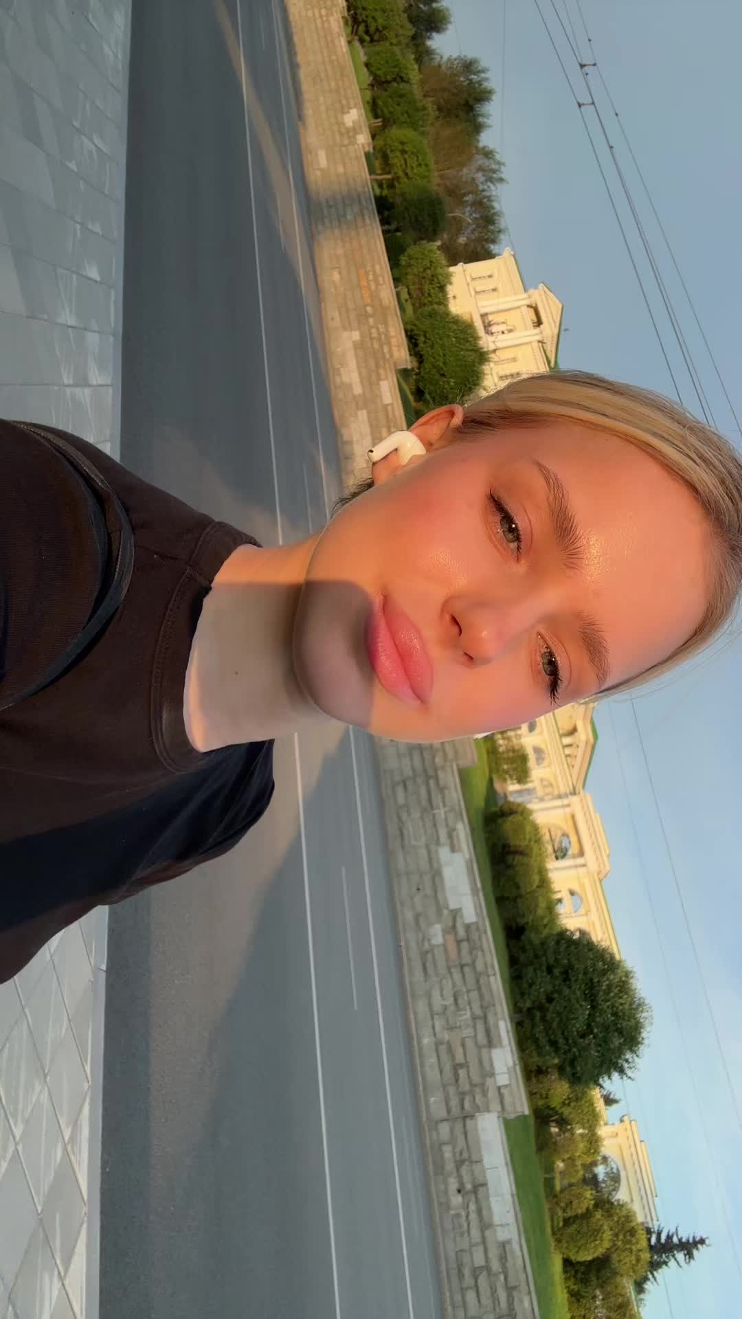 @ahhriri