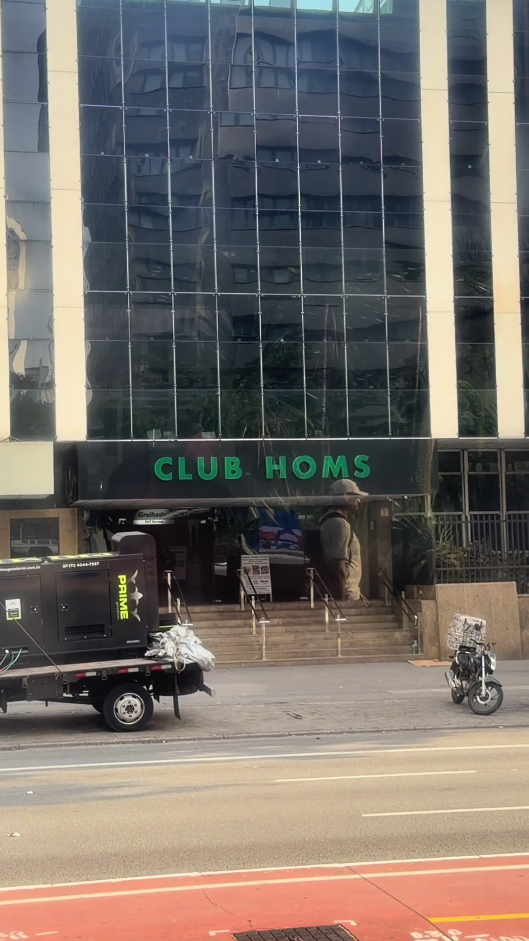 @Lu