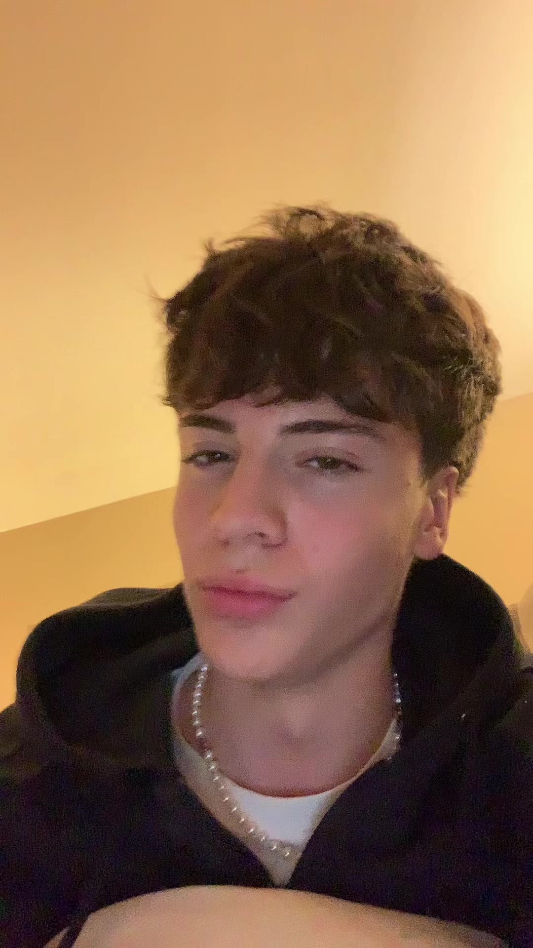 @𝖆𝖕𝖔𝖑𝖔