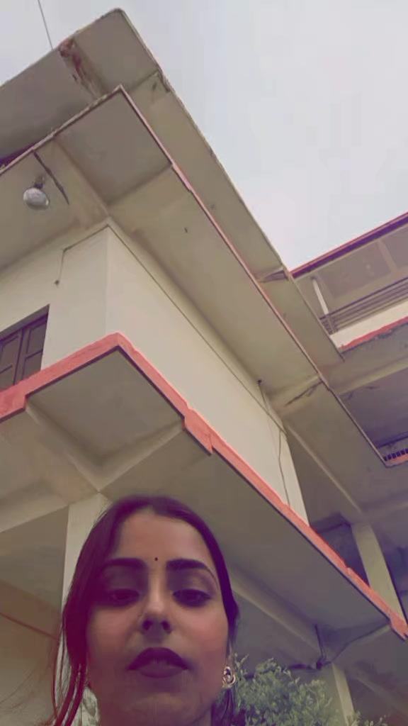 @rakhi thakur🌸🕊️
