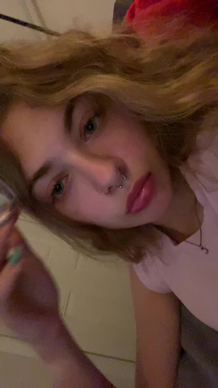 @tzofia