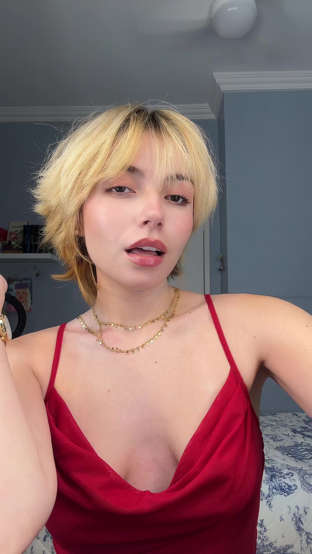 @𝐌