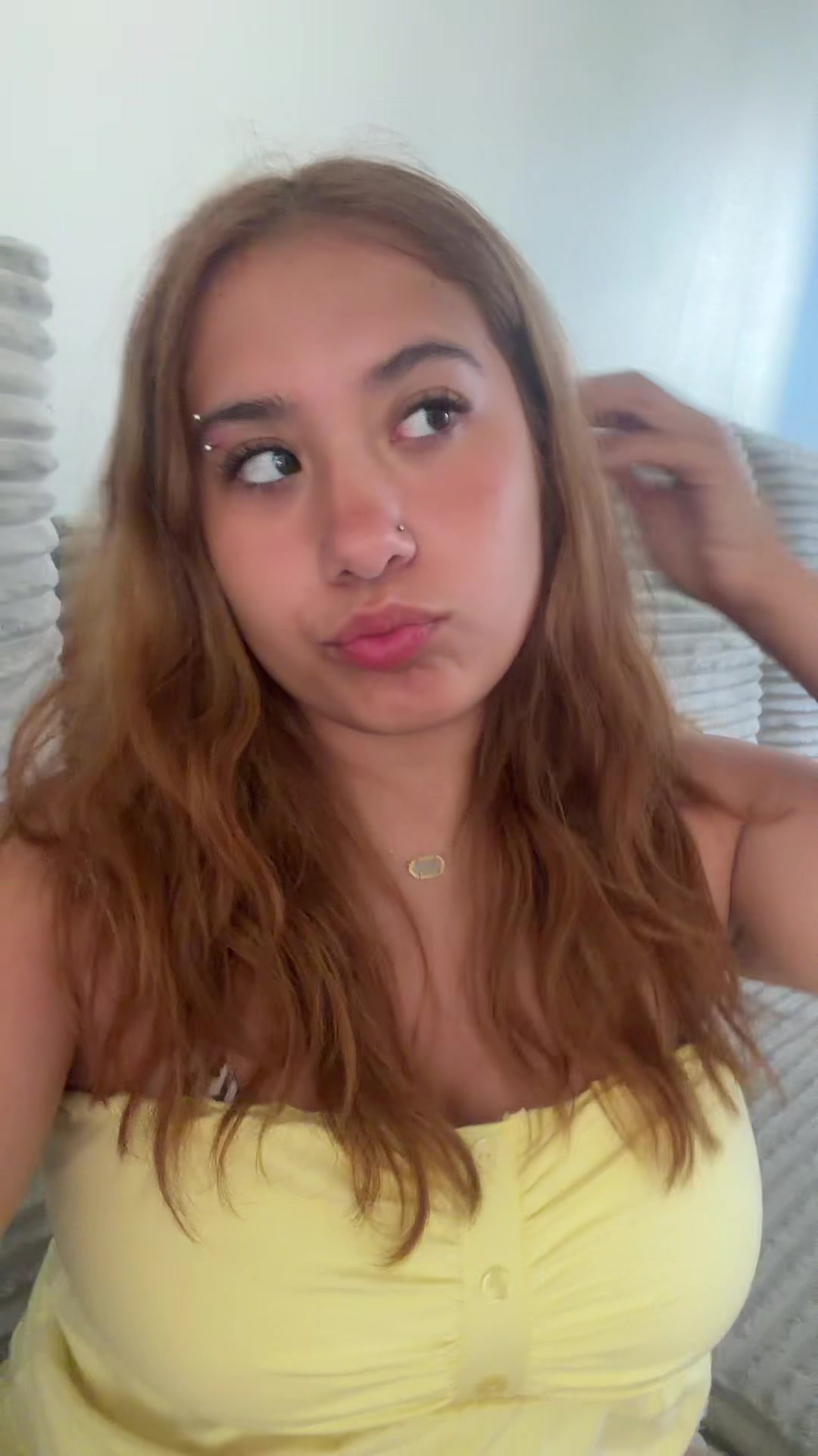 @miavela333