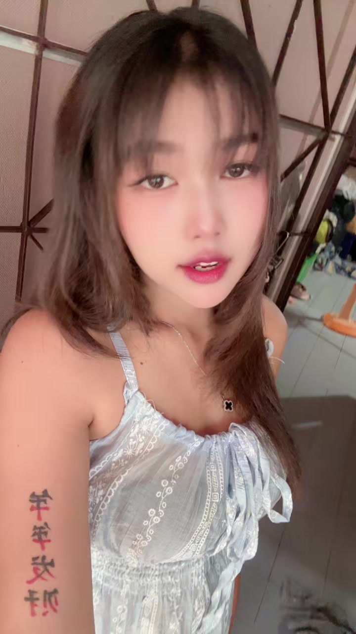 @Chompoo