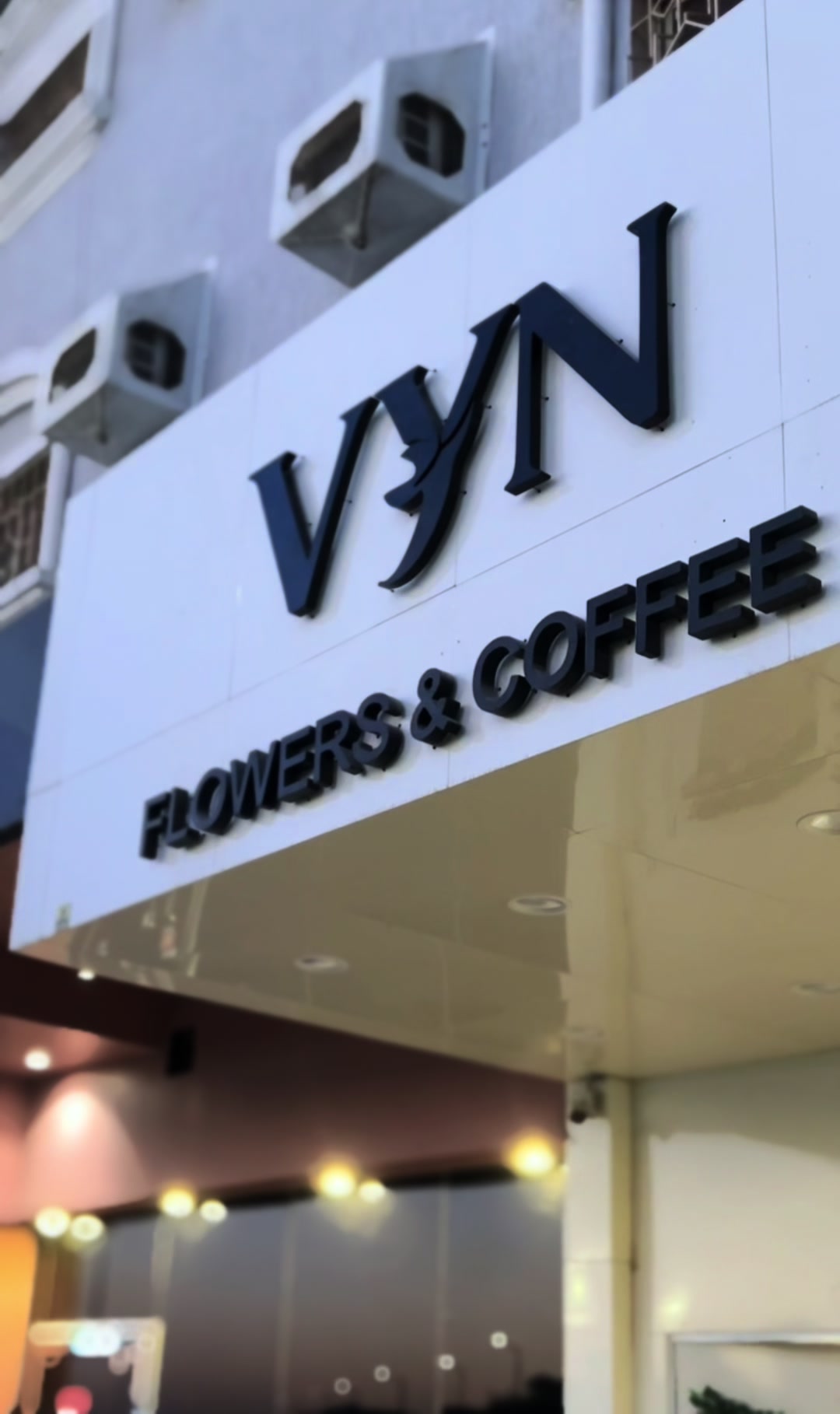 @VYN Coffee & Flowers