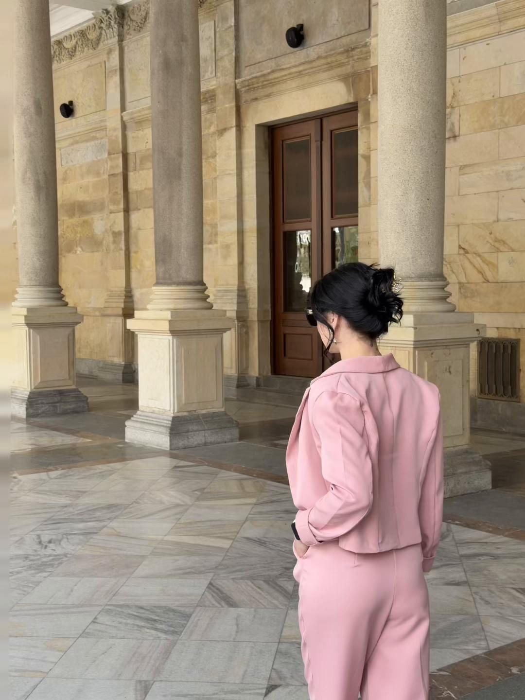 @Yulia Oleynik