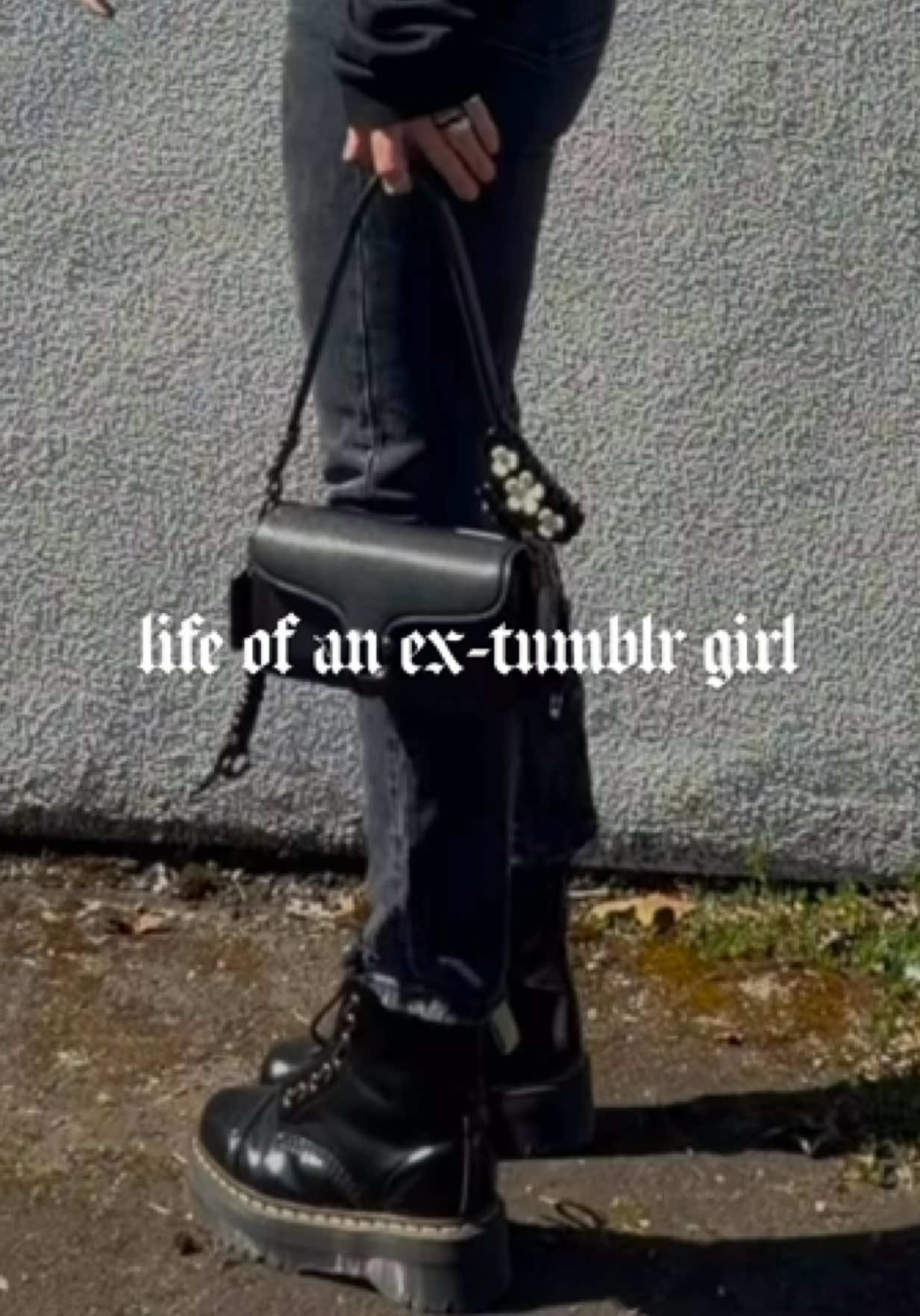 @𝖇𝖚𝖌 🕸️ 🖤