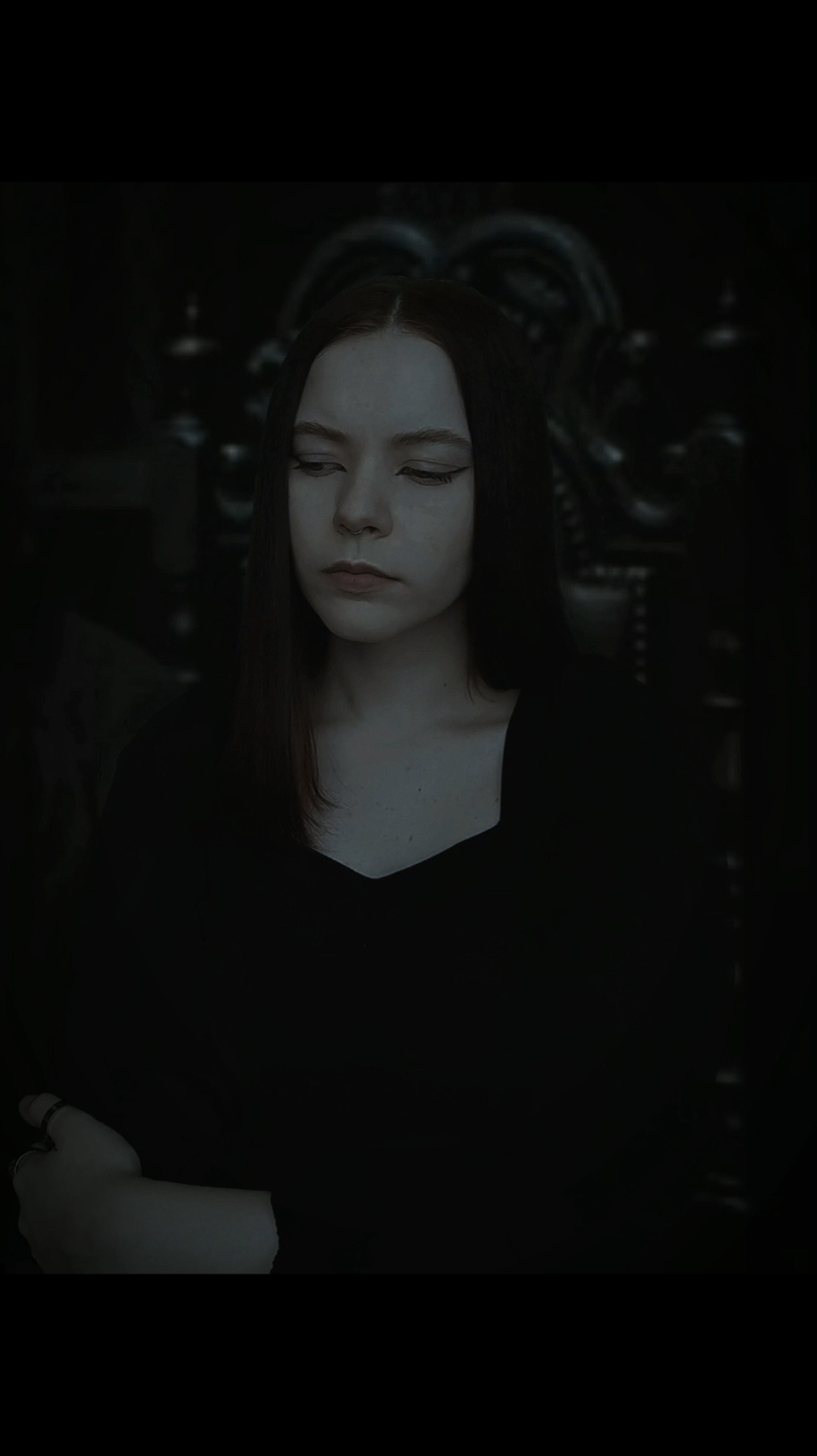 @𝐄𝐢𝐥𝐡𝐮𝐫𝐭 🌙