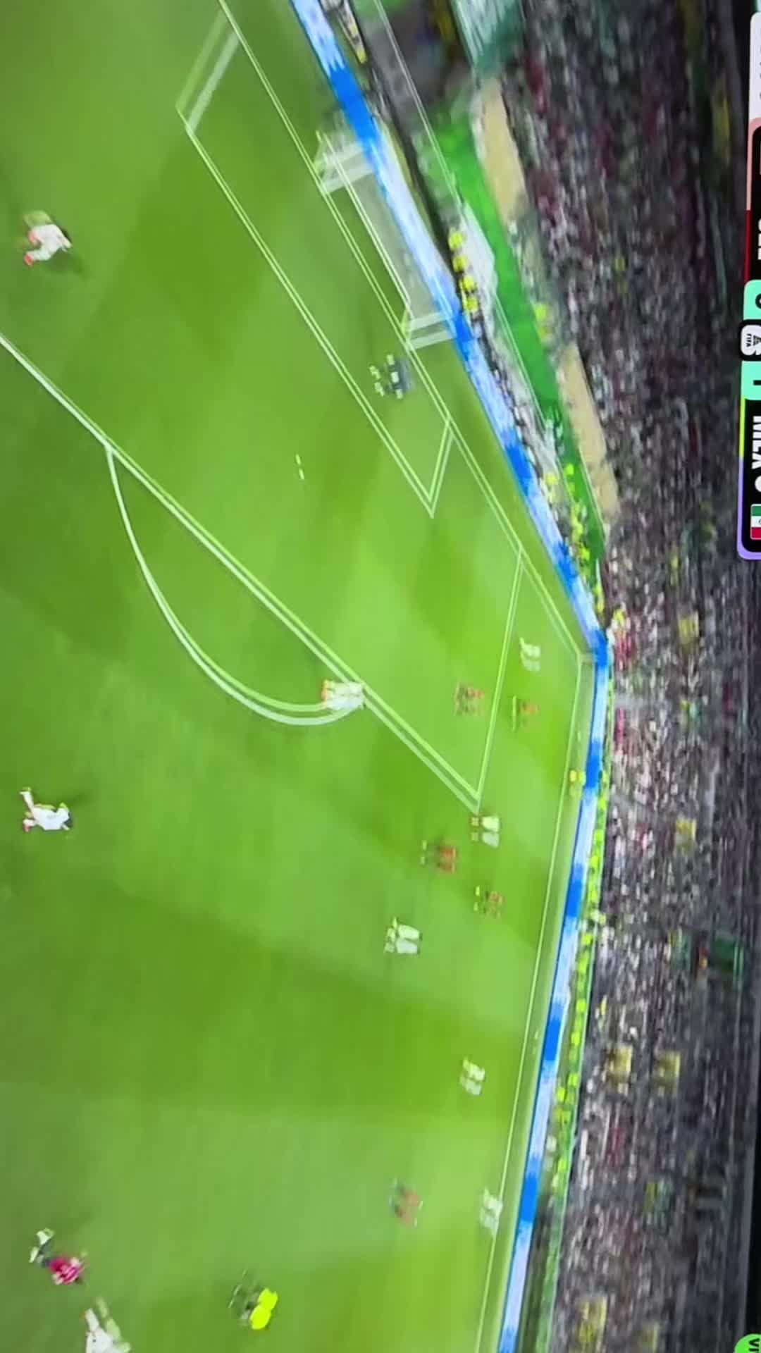 @Futbollatino