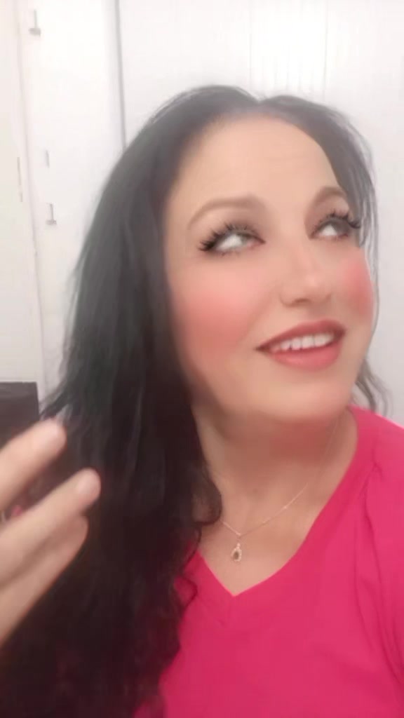 @g&uuml;l&uuml;ş&uuml; g&uuml;zel Antakyalı &ccedil;iğdem