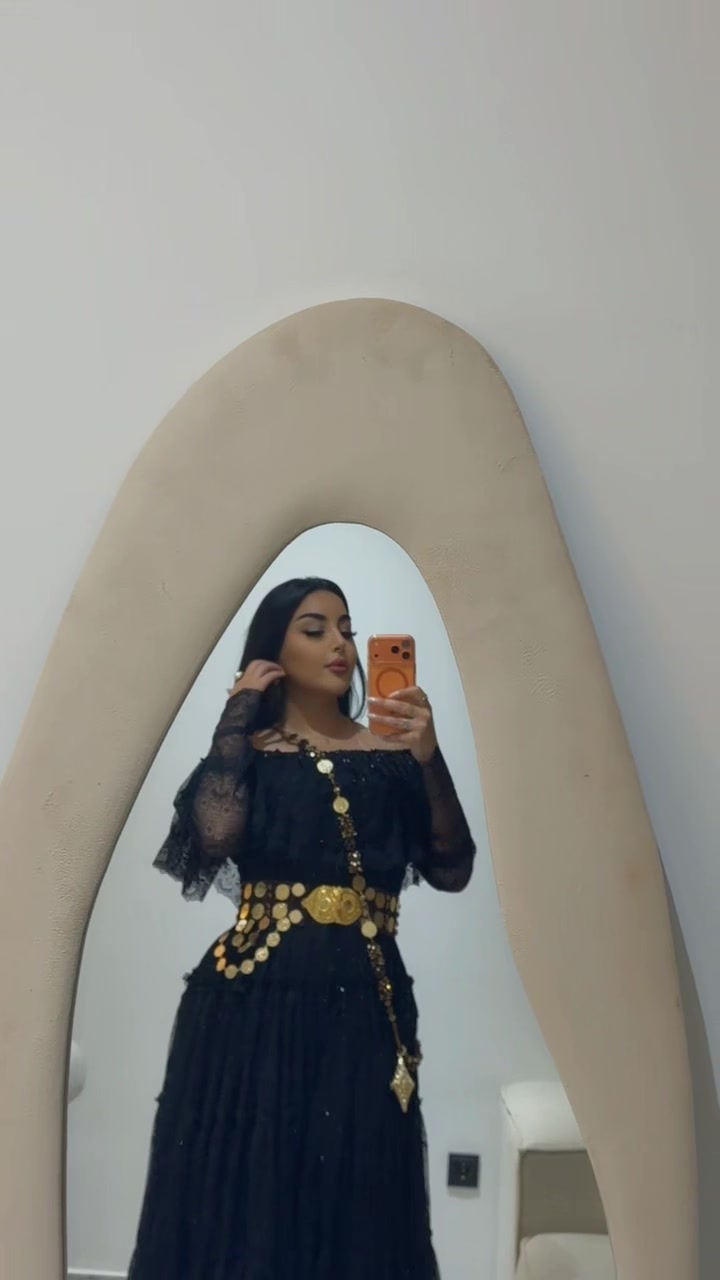 @Yasmine Belkacem
