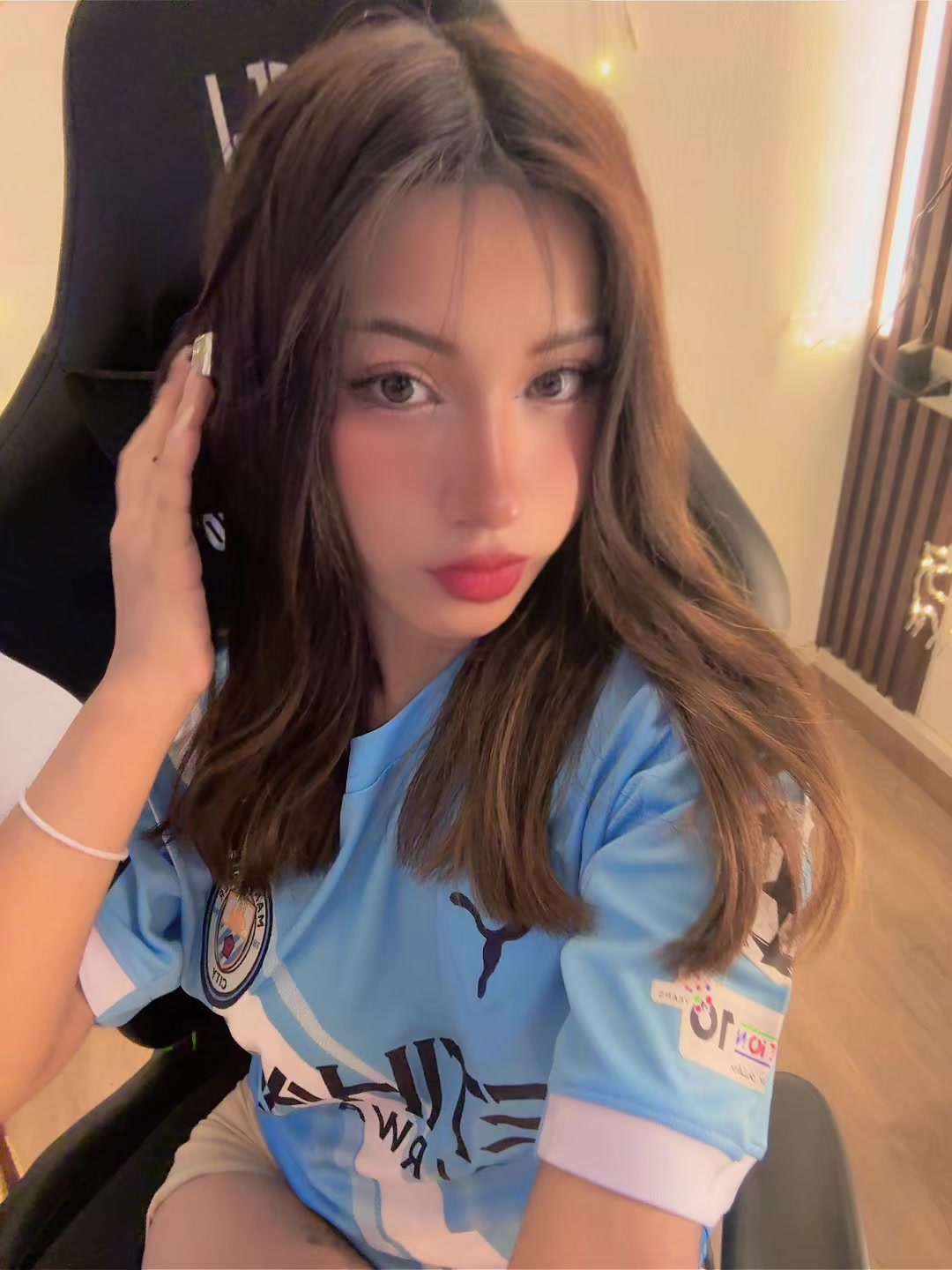 @𝓝𝓪𝔂𝓮🐦&zwj;⬛🏹