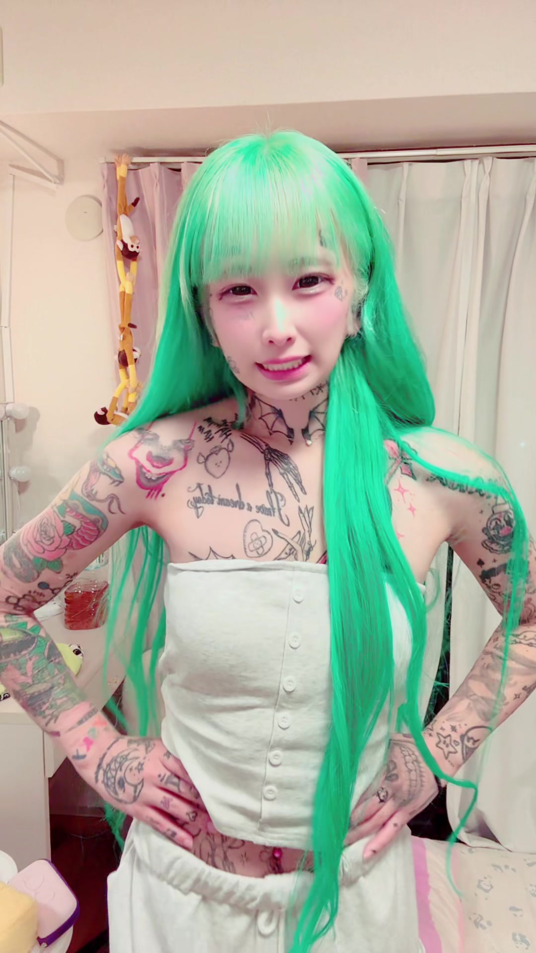 @ひな