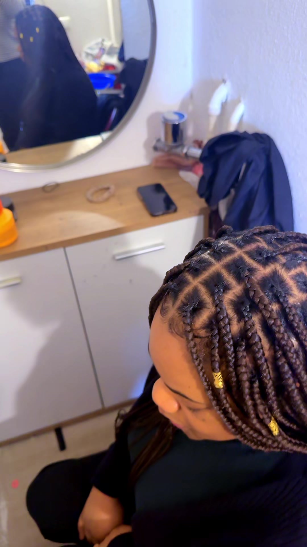 @Ririmakeover & hairstylist