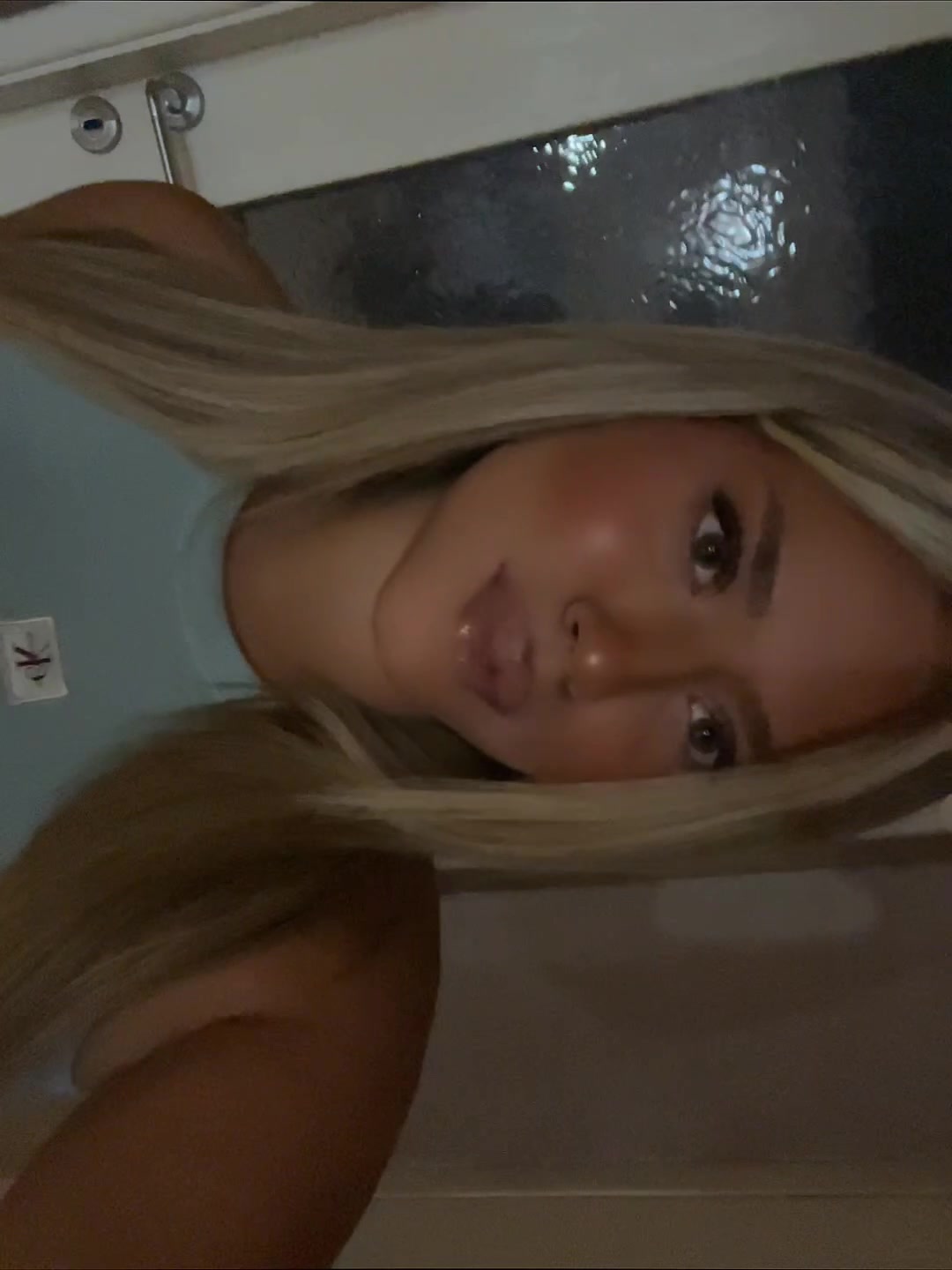 @🦋