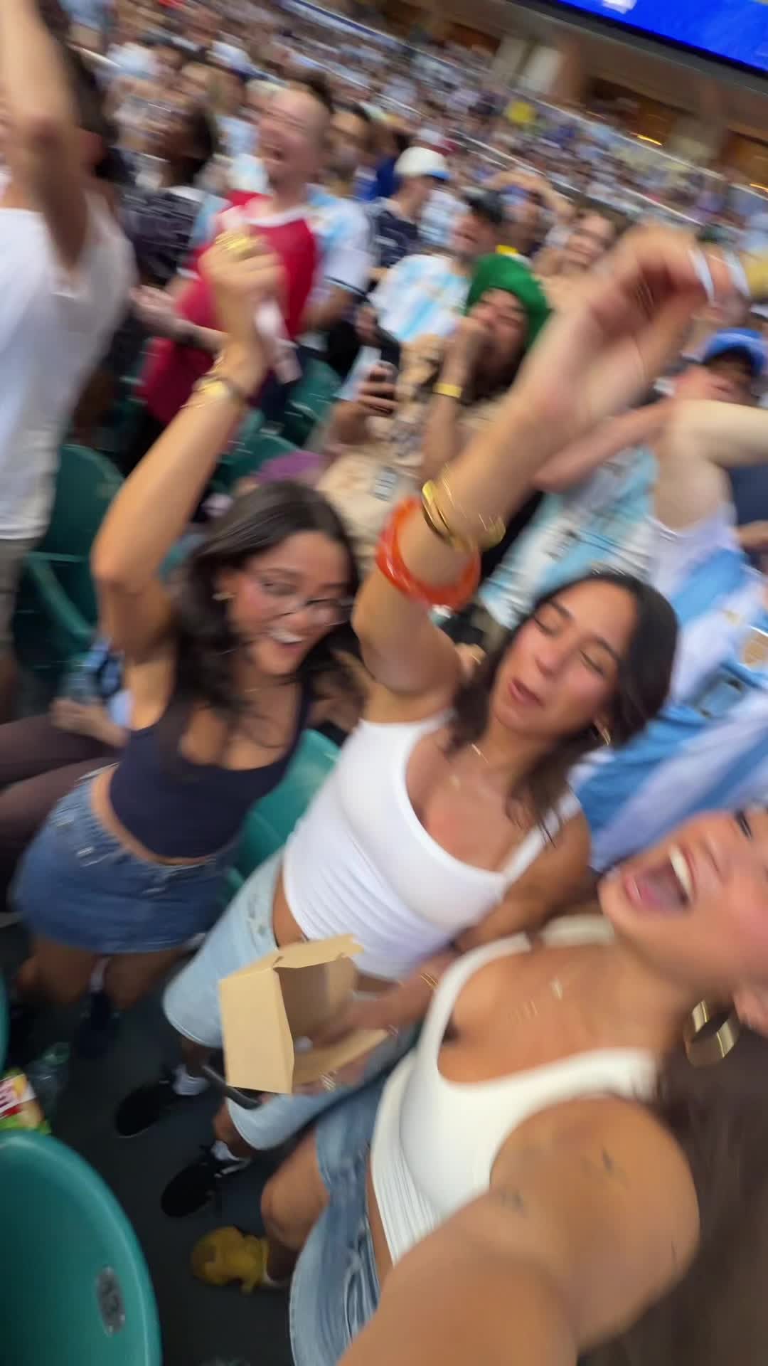 @Bella