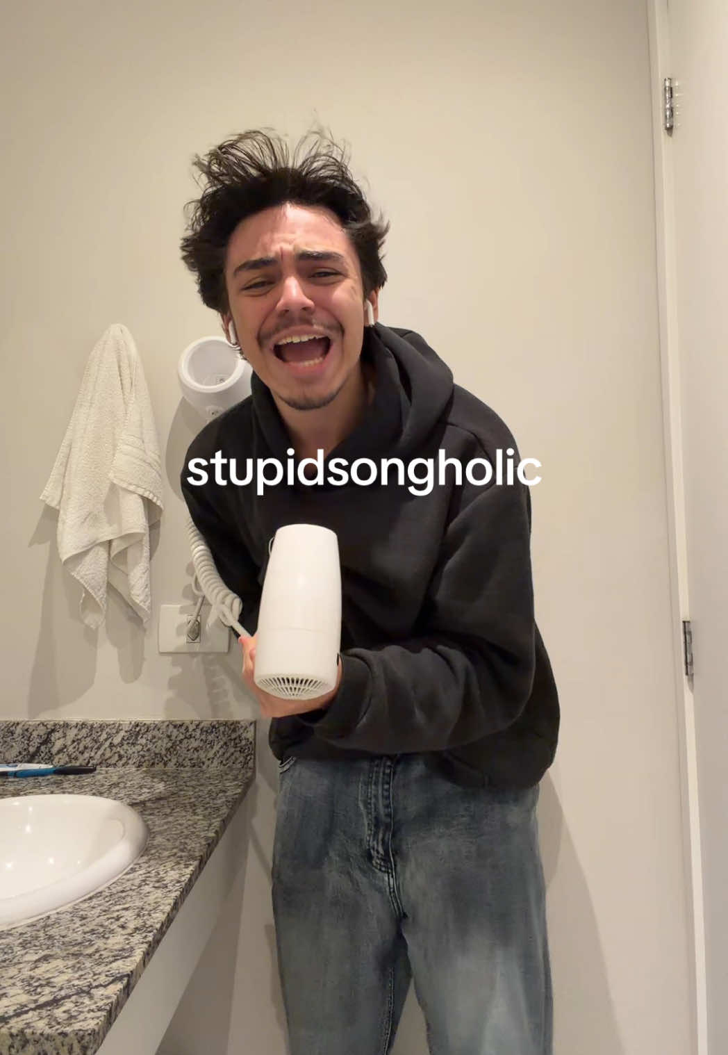 @Augusto César