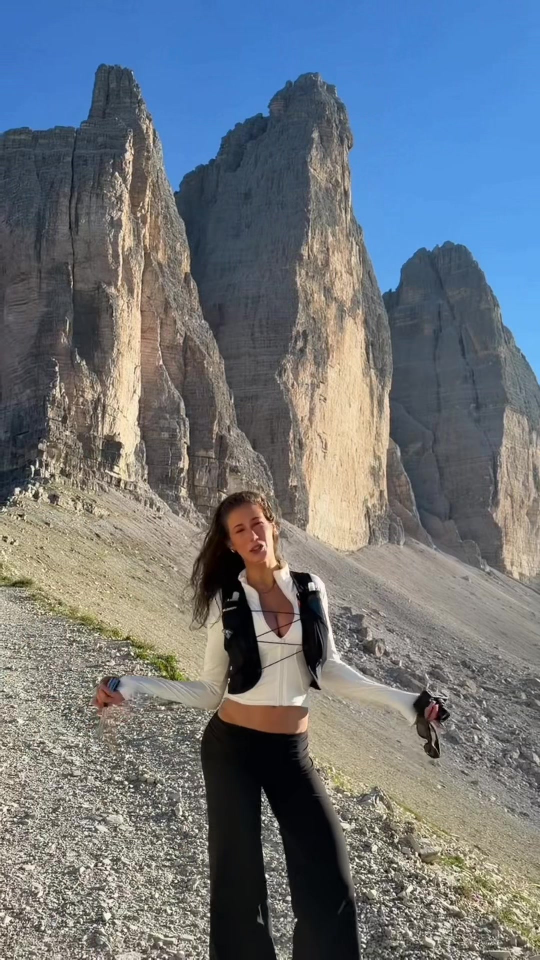 @bellapanaa