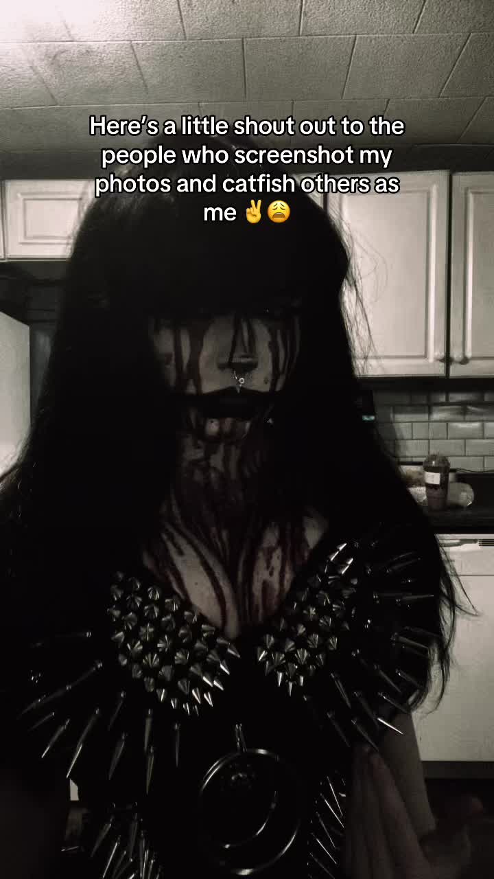 @🦇🖤🧿~ 𝒁𝒖𝒛𝒖 ~🧿🖤🦇