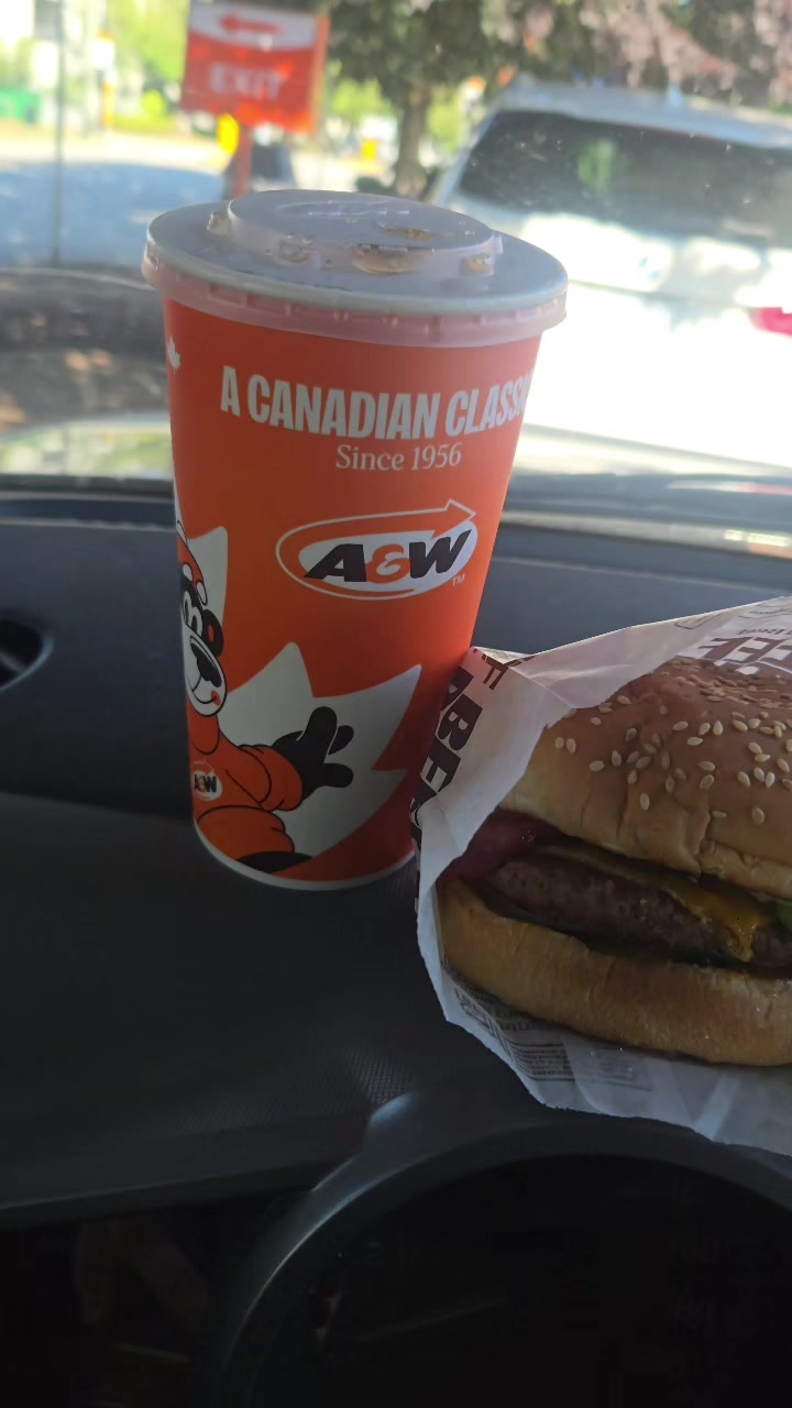@🇨🇦 Joy Giver 😍