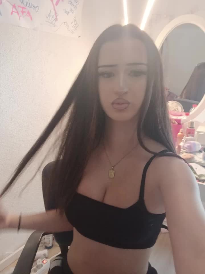 @𝓔𝓵𝓵𝔂❄️