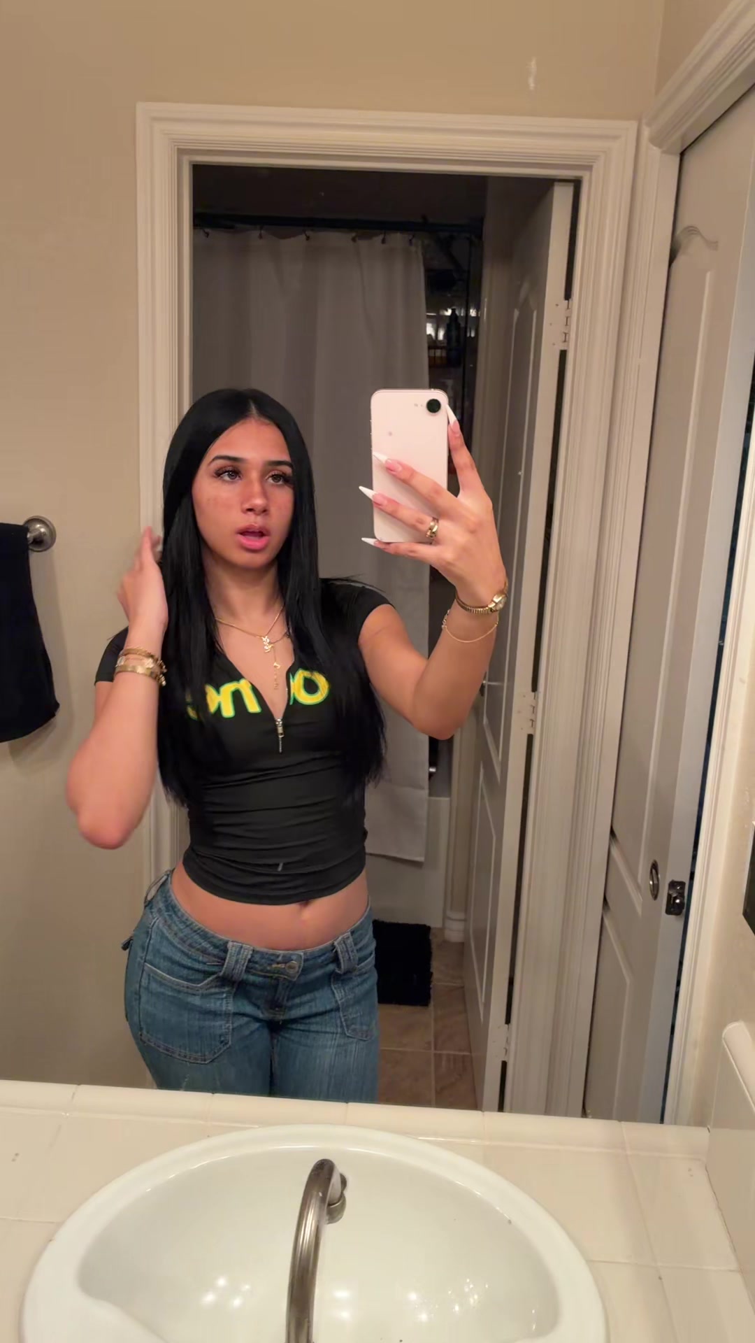 @⃟