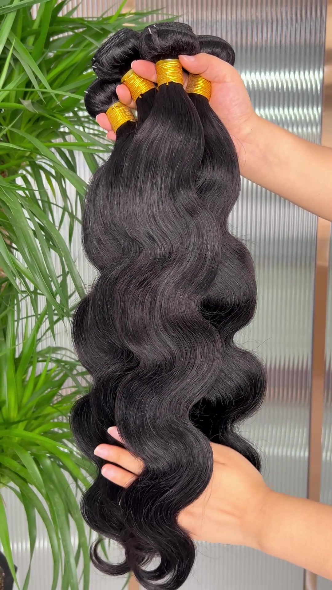 @uwigs hair