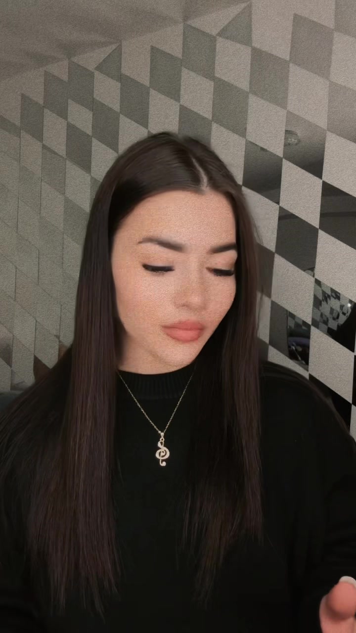 @Daniela🖤🤍