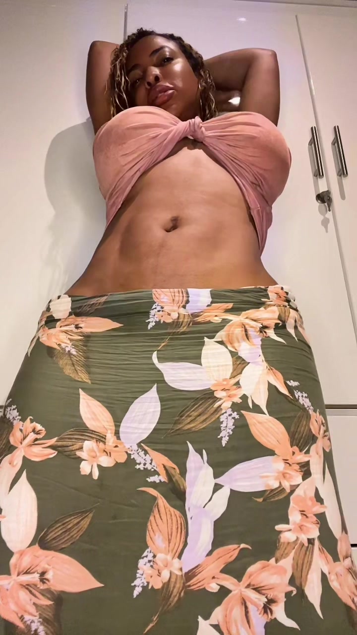 @Nia Harris Oficial