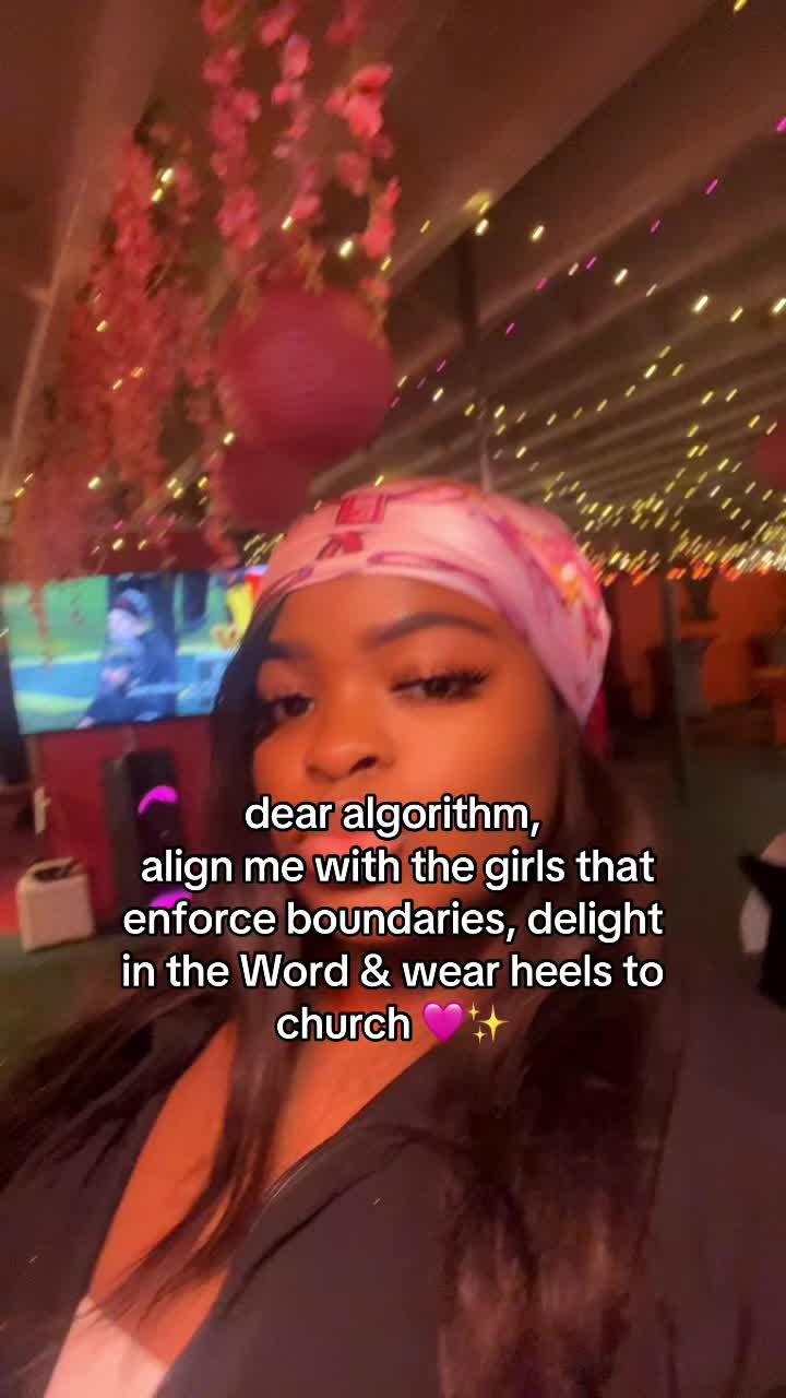 @D O M I N I Q U I A