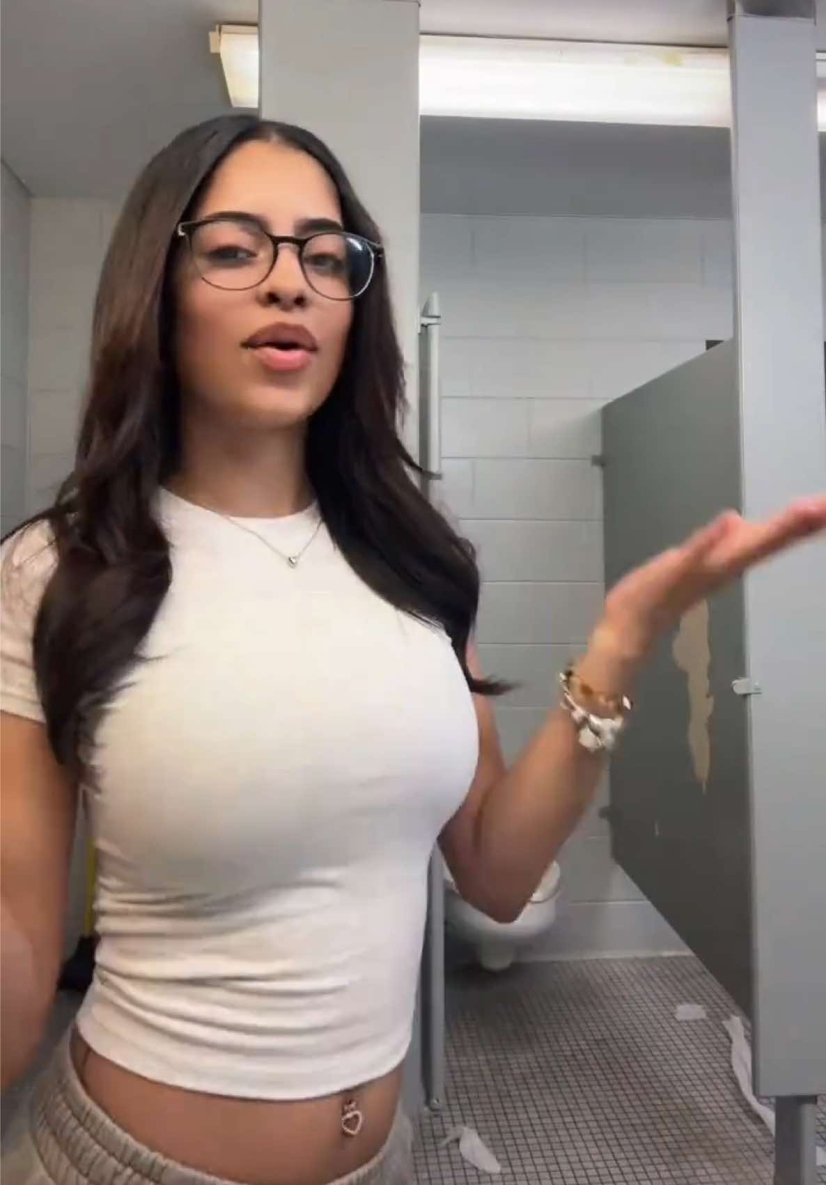 @️