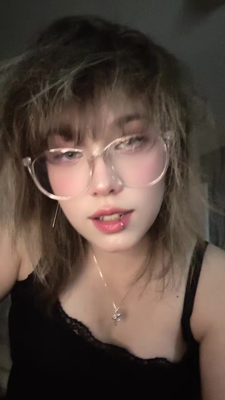 @🀥