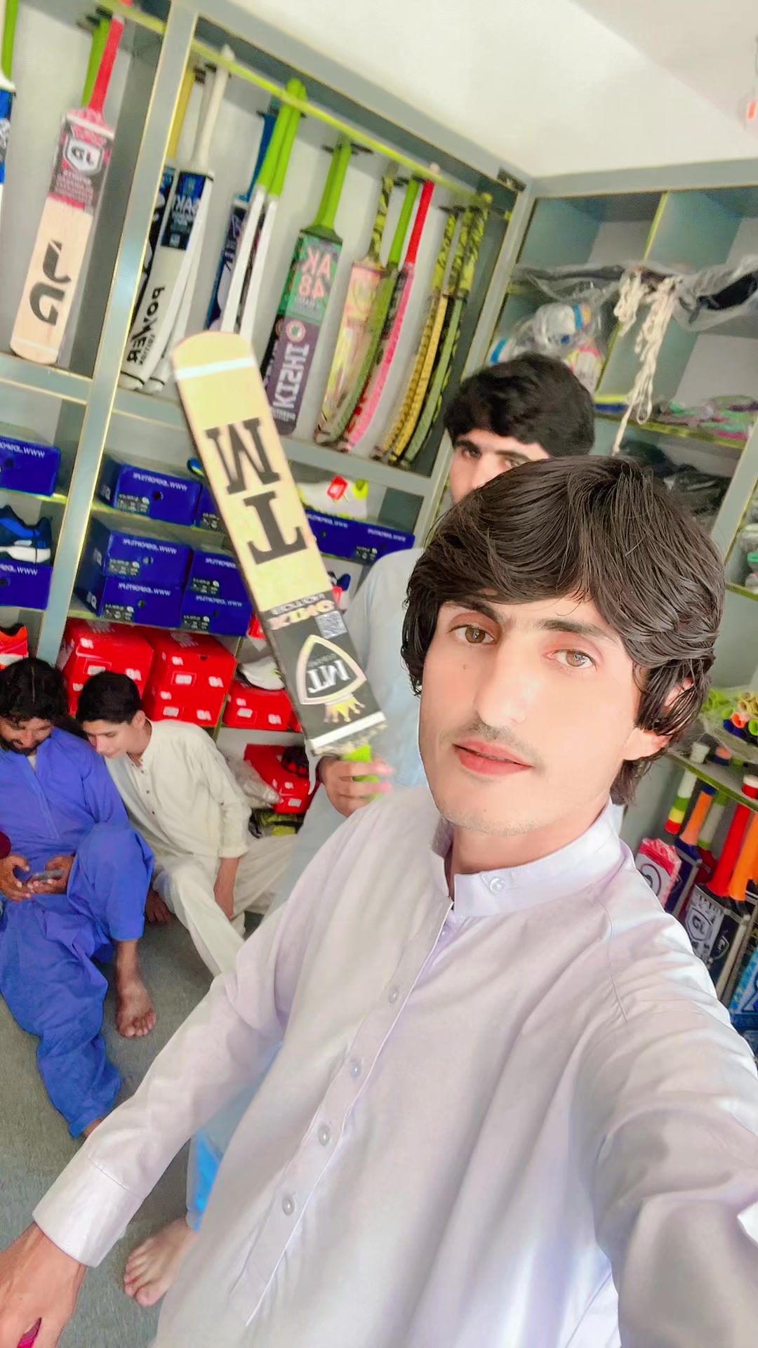@M P â€ïž
