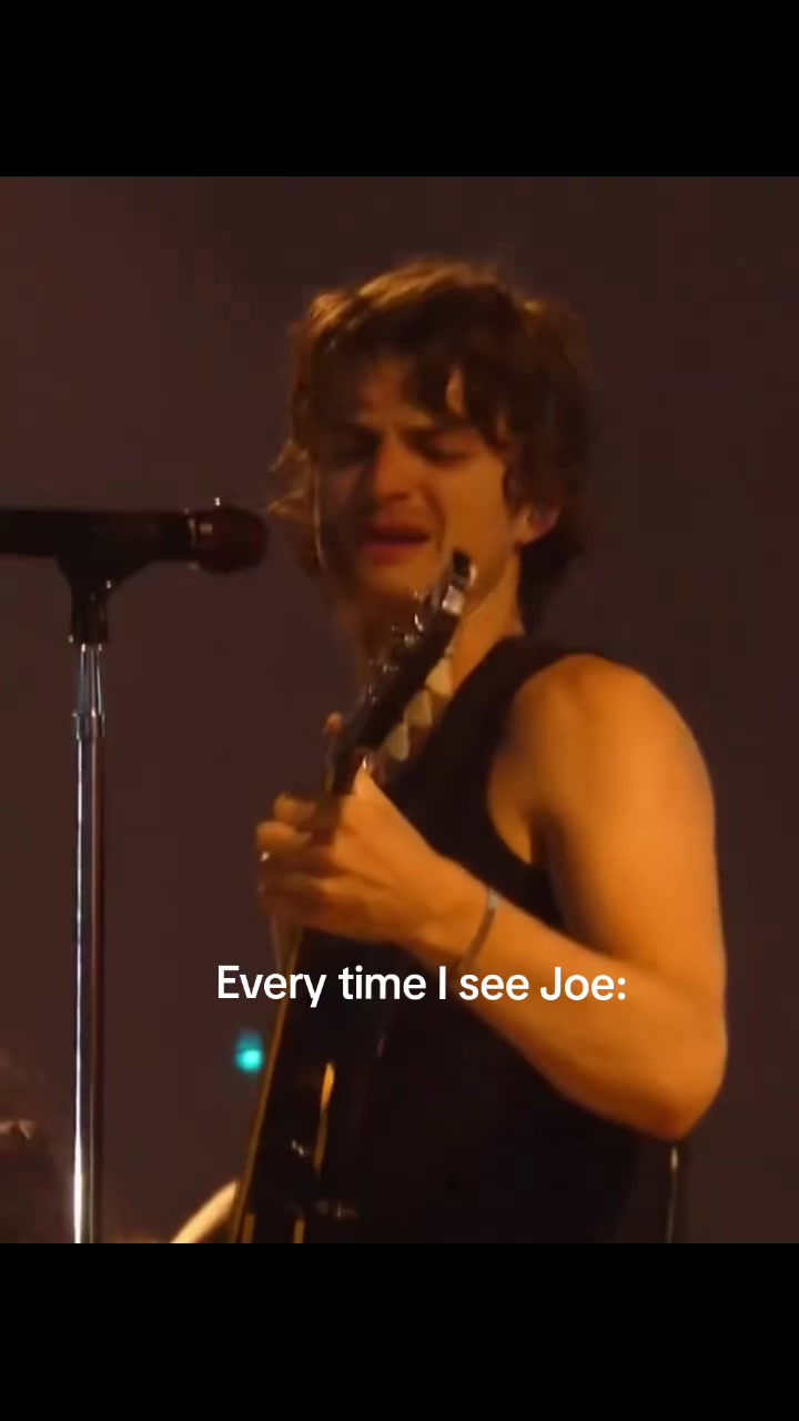 @Djo 🎸