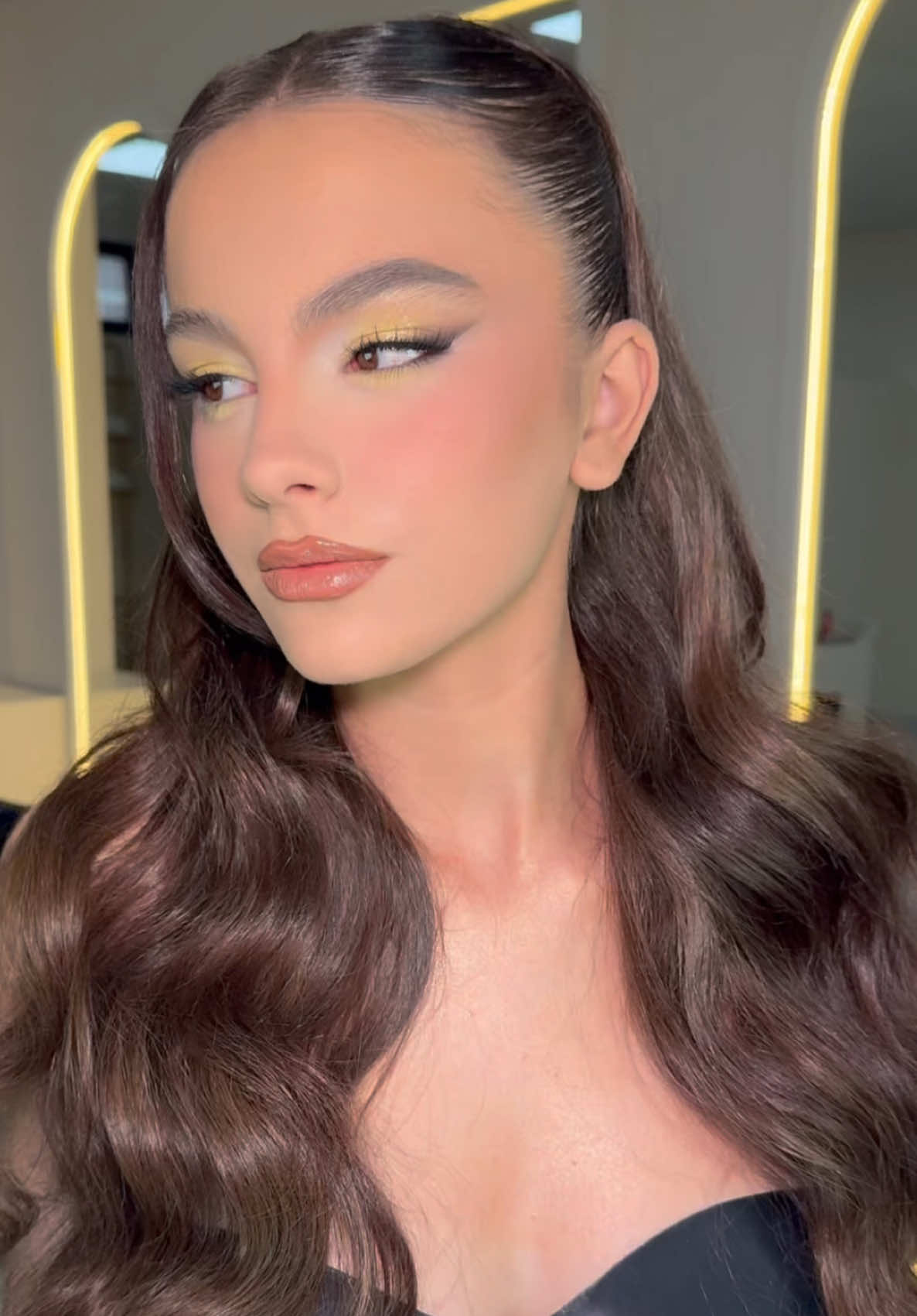 @CrenovaBeauty