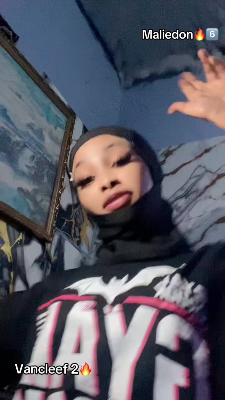 @Pretty_R🕷️