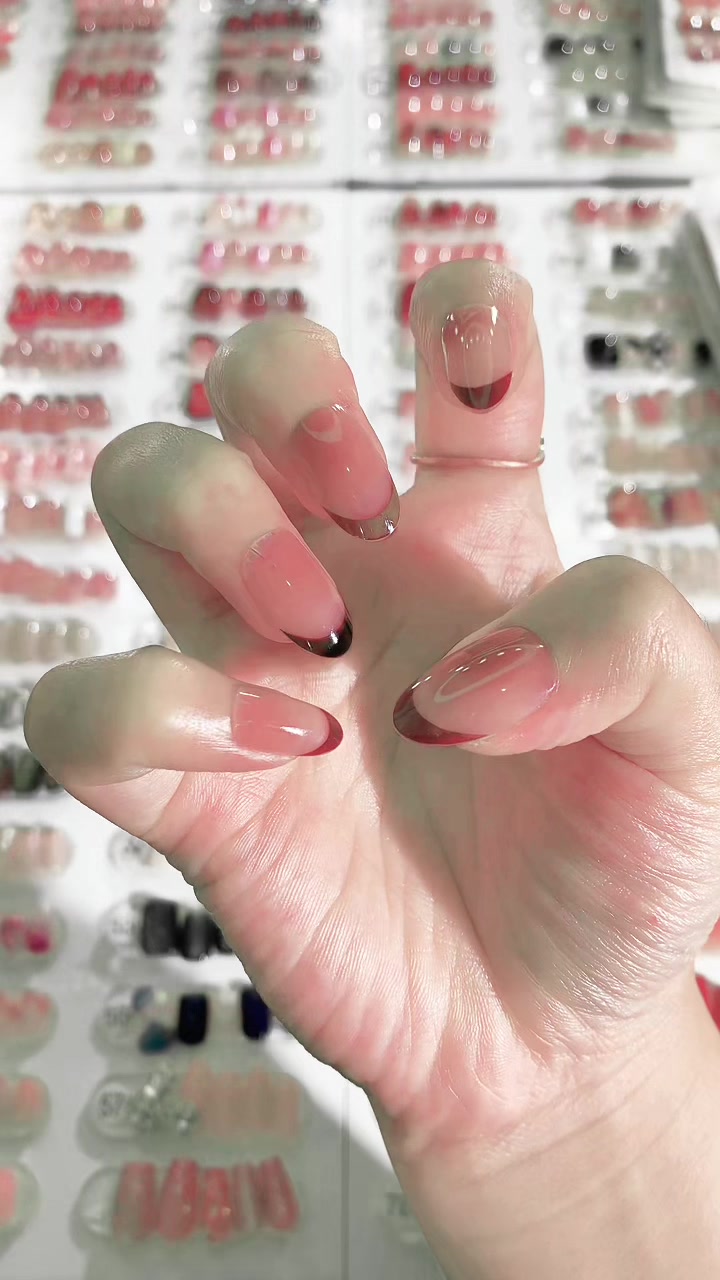 @Molly Nails Ind
