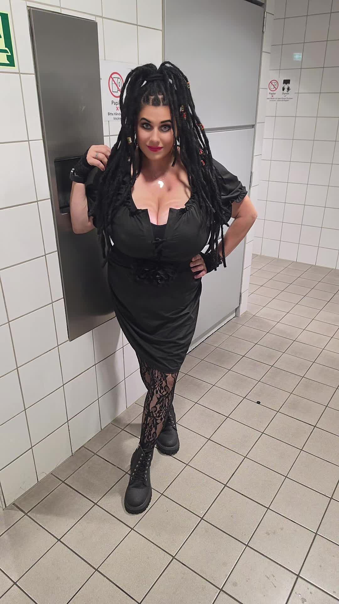 @Nadine Anna Ebanga Meyanga