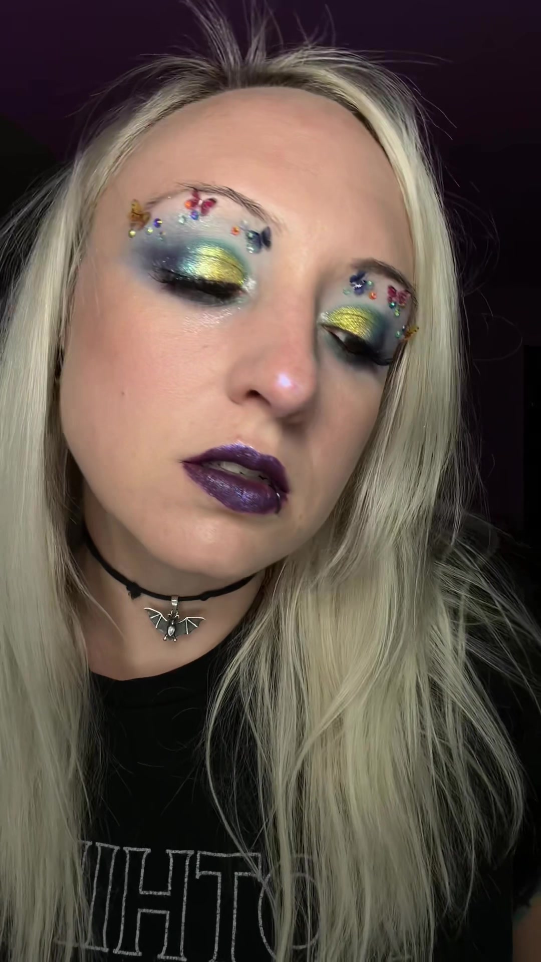 @Mika ✨ plays with makeup ✨