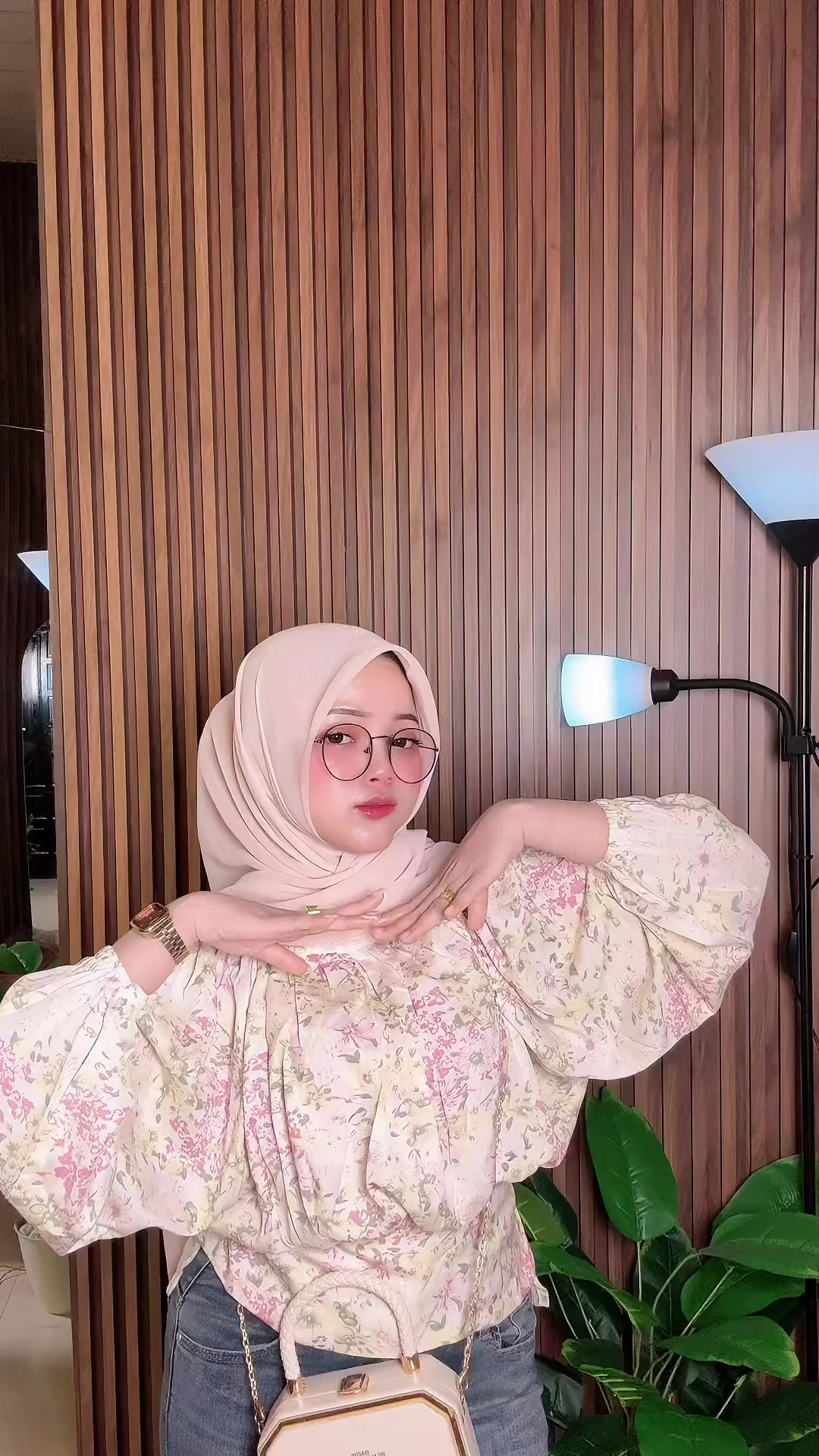 @cutkina_