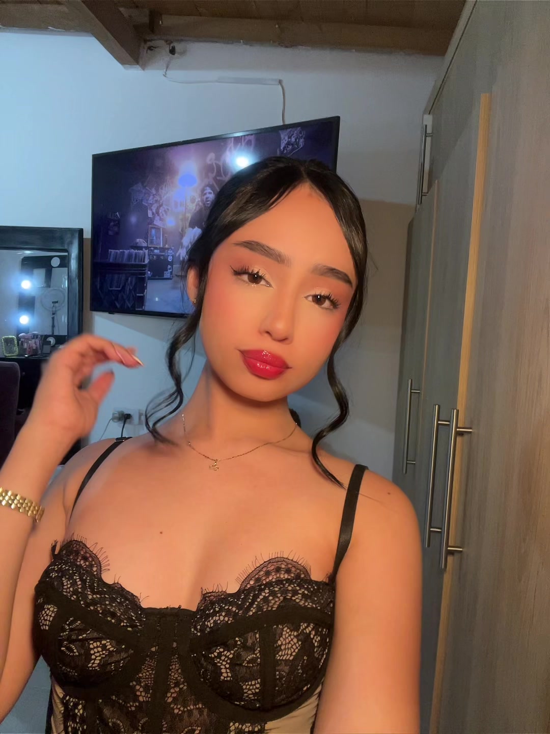 @𝐕𝐚𝐥𝐞𝐫𝐲🖤💸